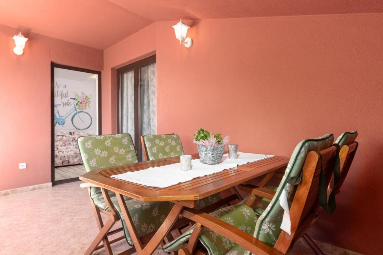 Apartments Miri Vrsar Exterior photo